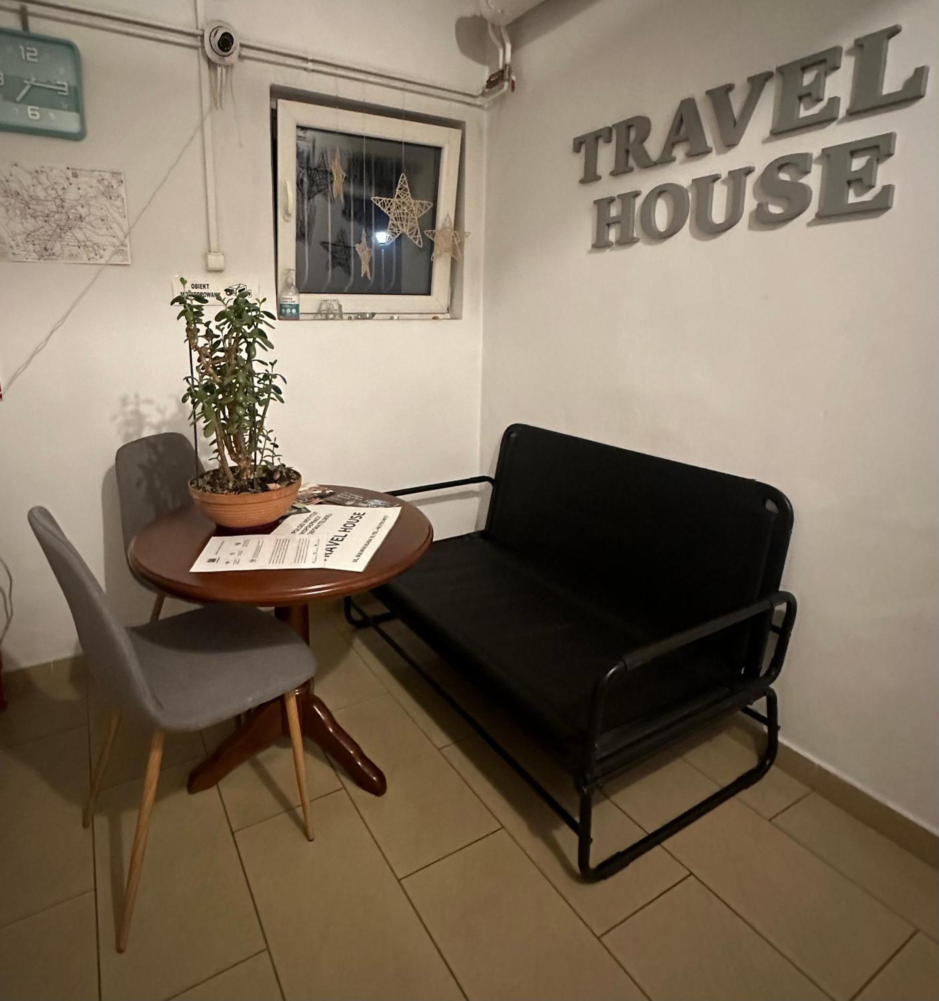 Travel House Wroclaw Hotel Exterior photo